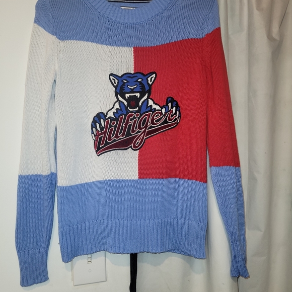 Tommy Hilfiger Size S sweater - Picture 2 of 4